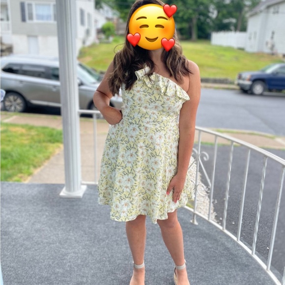 Dresses & Skirts - Floral Yellow Dress